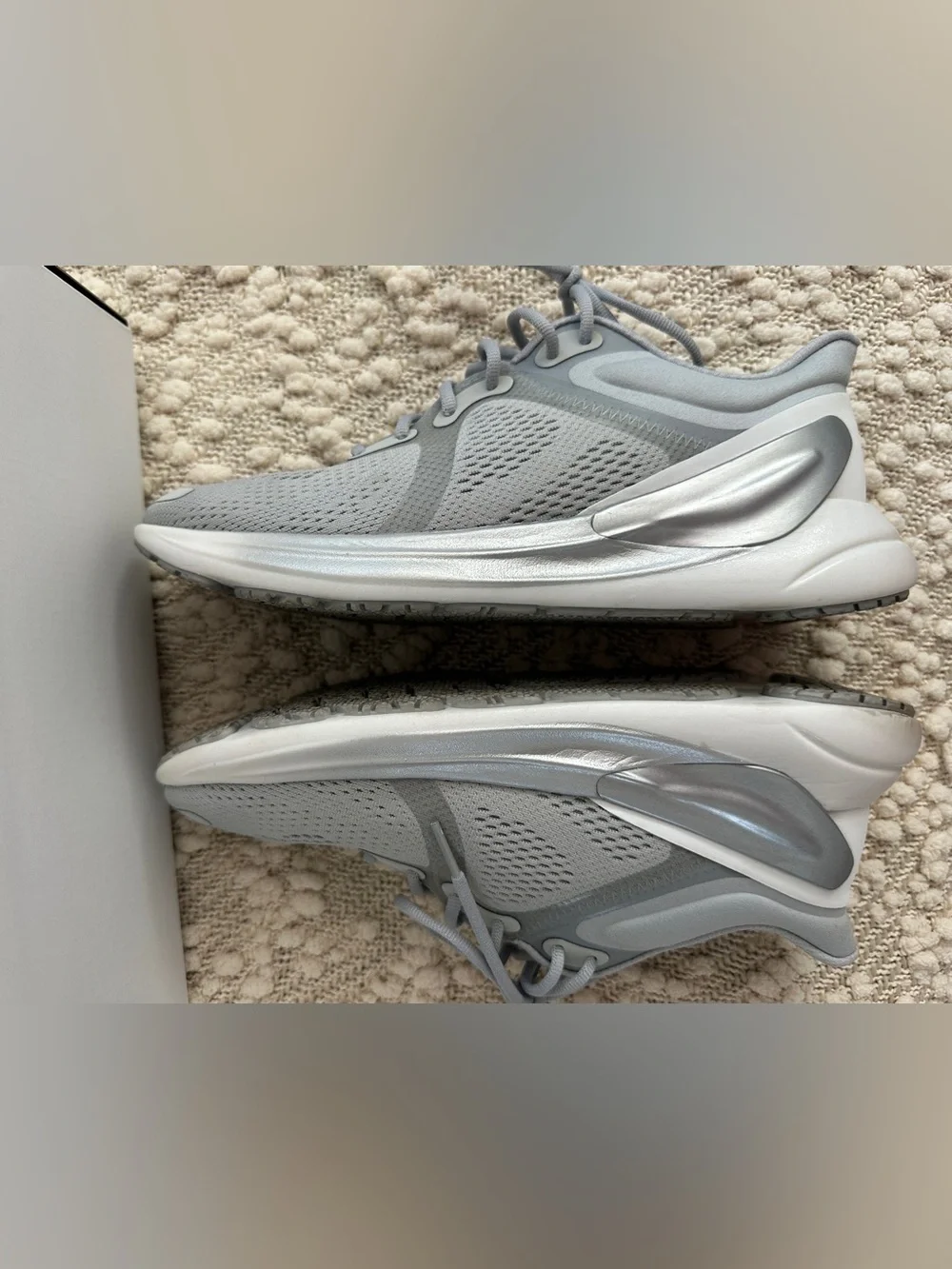 Lululemon BlissFeel Run Women's Grey/White Running Shoe, with box, size 8.5